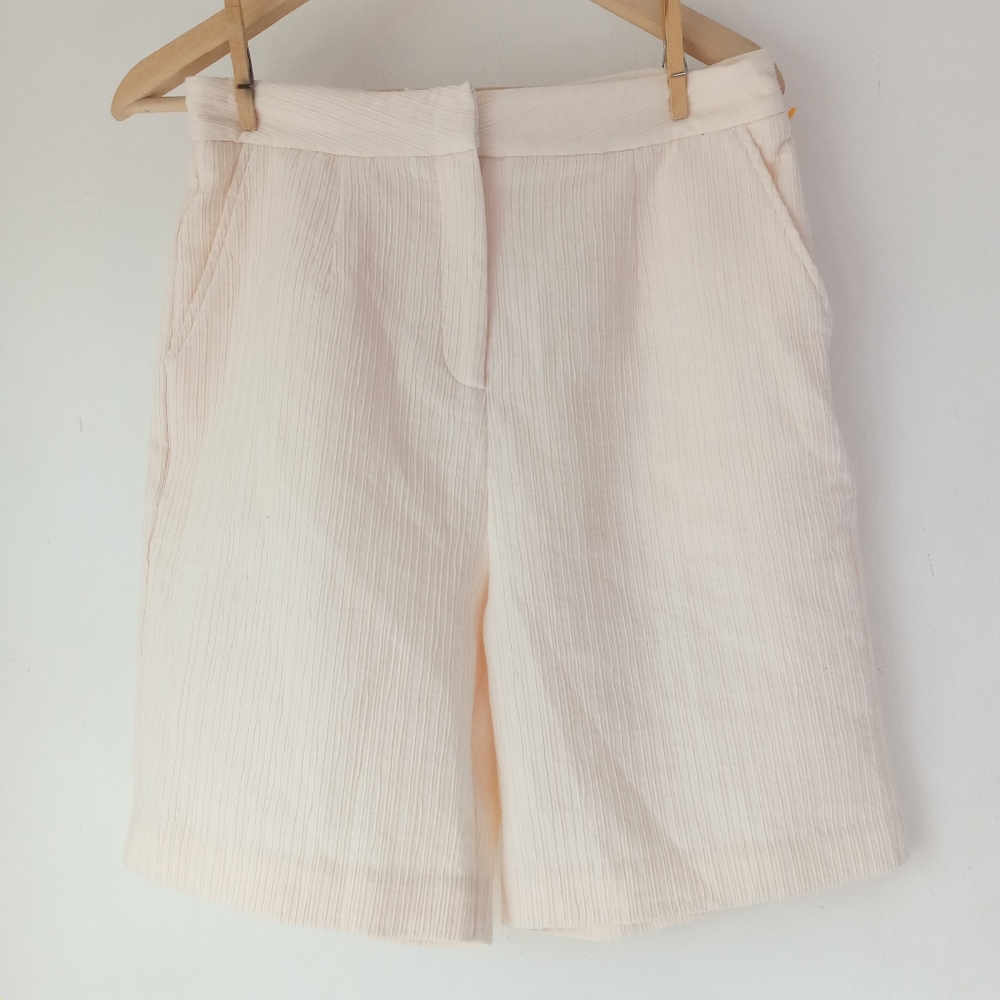 Urban Revivo 6 Ribbed Vanilla Color Shorts